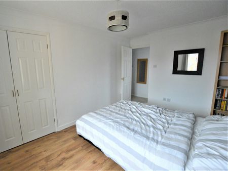 Clover Gardens, Stamford, PE9 - Photo 3