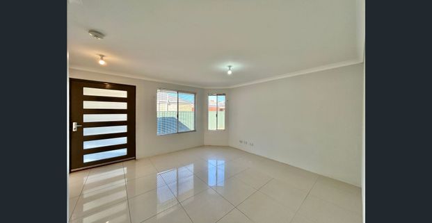Spacious 4-Bedroom Family Home with Double Garage - Photo 1