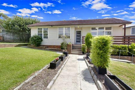 57 Churchill Crescent, Allambie Heights. - Photo 3