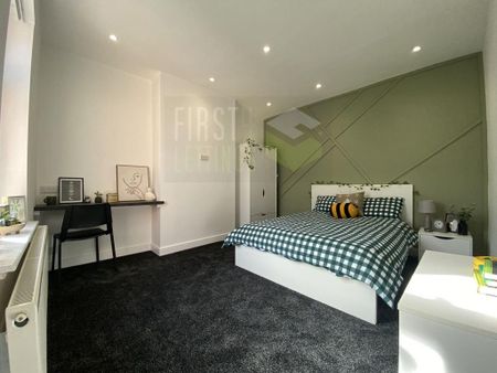 4 bedroom terraced house to rent - Photo 4