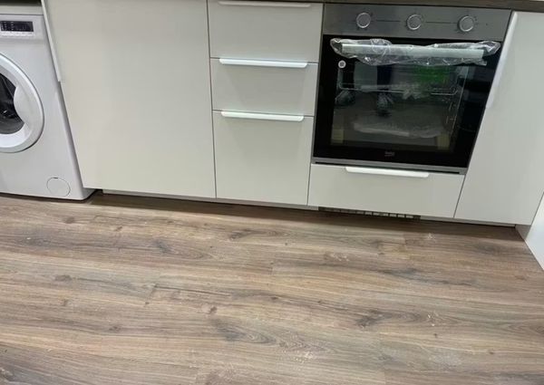 Plaça de Pep Ventura, Badalona, Catalonia 08912