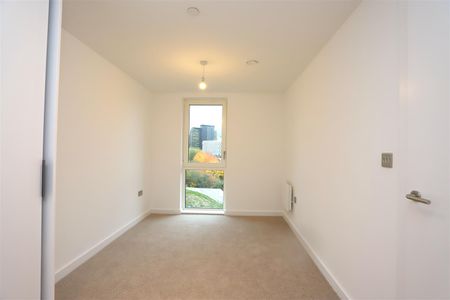 The Railings, Middlewood Locks - Photo 2