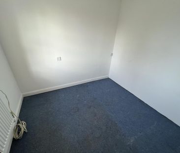 6 bedroom detached house to rent - Photo 2