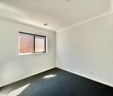 Stylish Family Home! - Photo 4