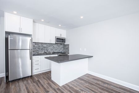 Greencrest Apartments - Photo 2