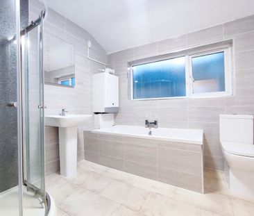 Price £2,800 pcm - Available Now - Part Furnished - Photo 6