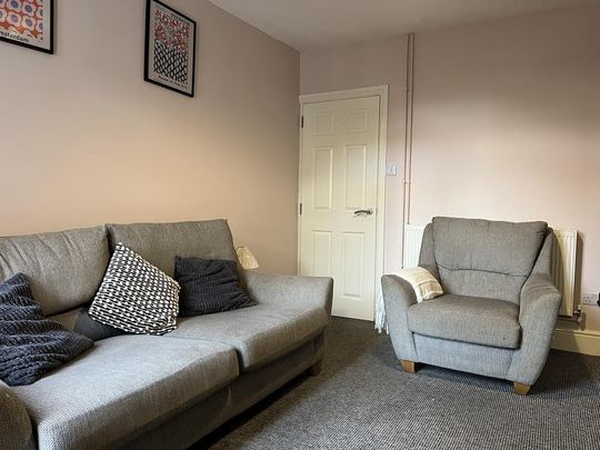 4 bedroom terraced house to rent - Photo 1