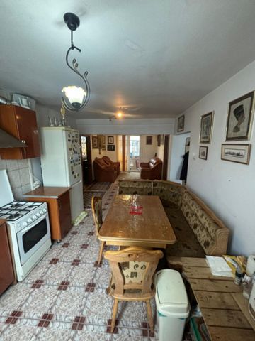 De închiriat apartament spațios – zona Precista - Fotografie 5