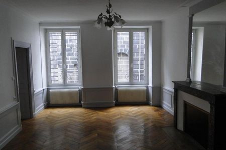 Location Appartement 4 pièces 116m² CLERMONT FERRAND 63000 - Photo 3