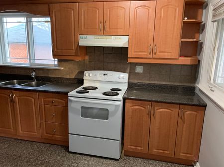 For Lease - 1 Maxim Crescent Unit# Main, Toronto, Ontario - Photo 4