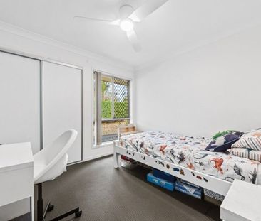 Stylish 3-Bedroom Townhouse in Peaceful Bridgeman Manor Complex - Photo 4