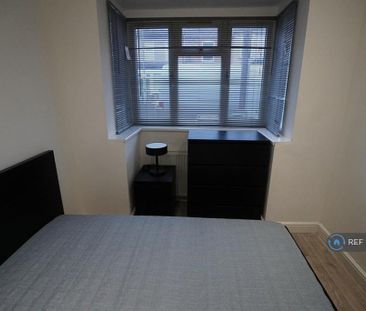 1 bedroom in a house share to rent - Photo 6
