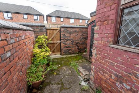 2 bedroom terraced house to rent - Photo 2