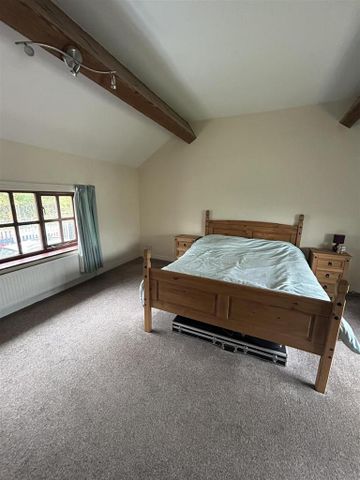 3 bedroom semi-detached bungalow to rent - Photo 3