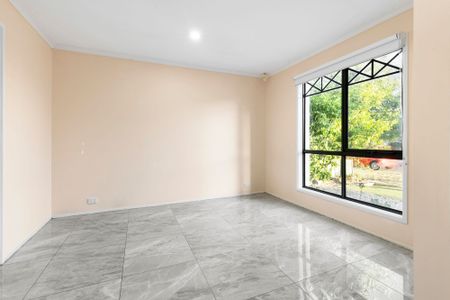 Spacious Family Home! - Photo 3