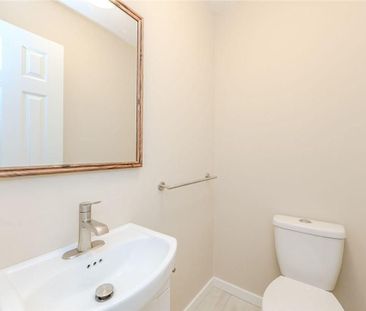 For Lease - 5479 Schueller Crescent, Burlington, Ontario - Photo 6