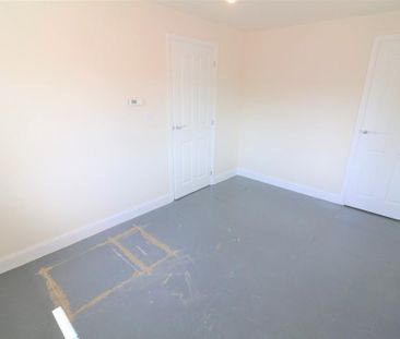 2 bedroom end of terrace house to rent - Photo 4