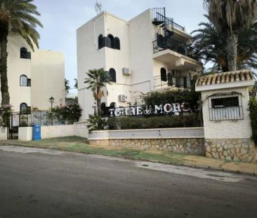 Alquiler de casa o chalet independiente en Urbanizacion Torre del Moro - Photo 1