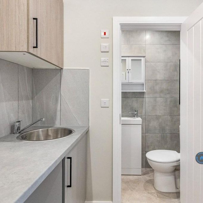 Studio to rent - Photo 1