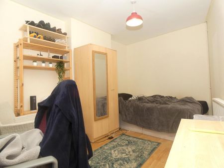 5 bedroom house to rent - Photo 2