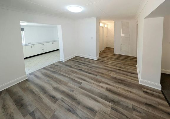 CENTRAL 3 BEDROOM HOME! - Photo 1