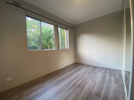 LOCATION, LOCATION, LOCATION! - Photo 2