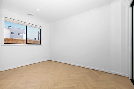 7 Valiant Street, Deanside VIC 3336 - Photo 2