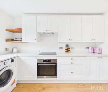 3 bedroom Mid Terraced House - Heayfield, Welwyn Garden City - Photo 4