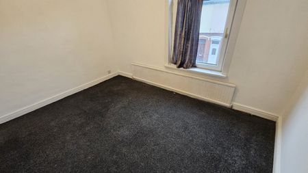 2 bed Terraced - To Let - Photo 3