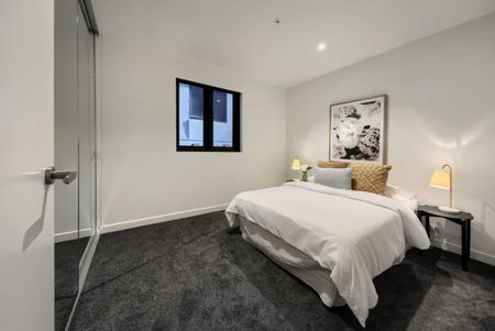 2-BED 1-BATH, 1-CAR, NOT FURNISHED - Photo 2