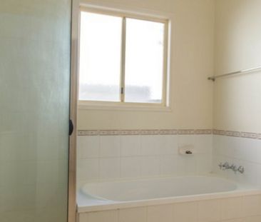 Charming Coopers Plains Family Home - Photo 3