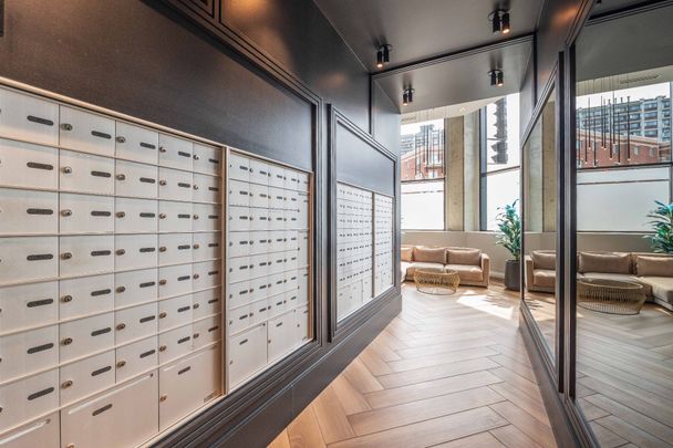 Av. Clanranald, H3X 0B1, Montréal - Photo 1