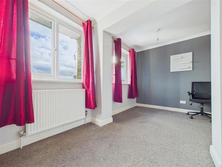 4 bedroom semi-detached house to rent - Photo 5