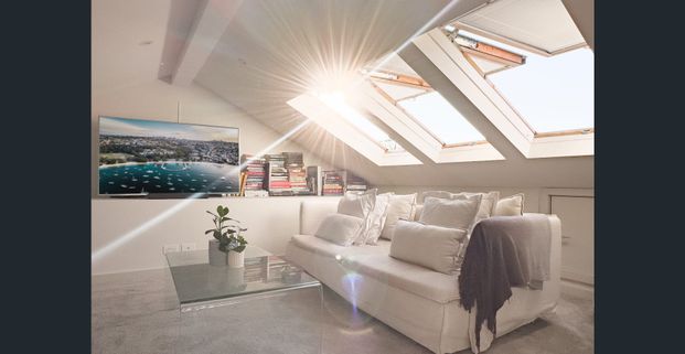 Elegant Home in Mosman Village (Private Lane Entrance next to 3 Ballantyne Street) - Photo 1