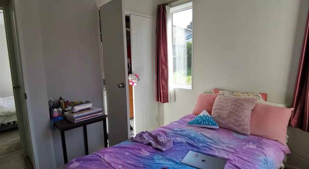 Walking distance to school - Photo 1