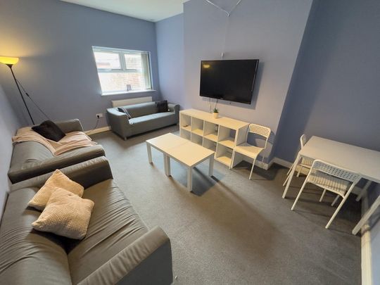 1 bedroom in a house share to rent - Photo 1