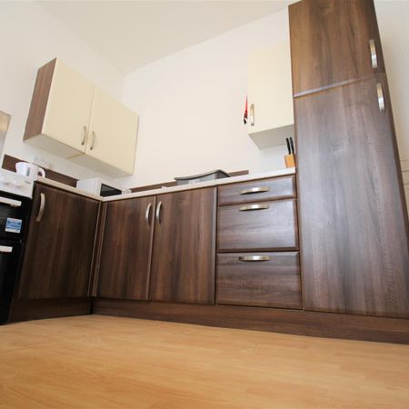 4 bedroom terraced house to rent - Photo 4