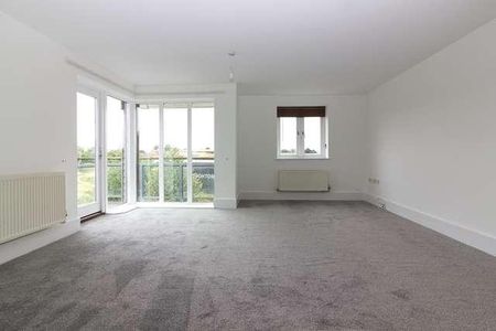 Broughton - A Prime Double Bedroom Apartment Overlooking Brook And Parkland, MK10 - Photo 2