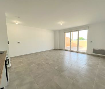 Location Appartement 2 pièces 45m² SOLLIES PONT 83210 - Photo 1
