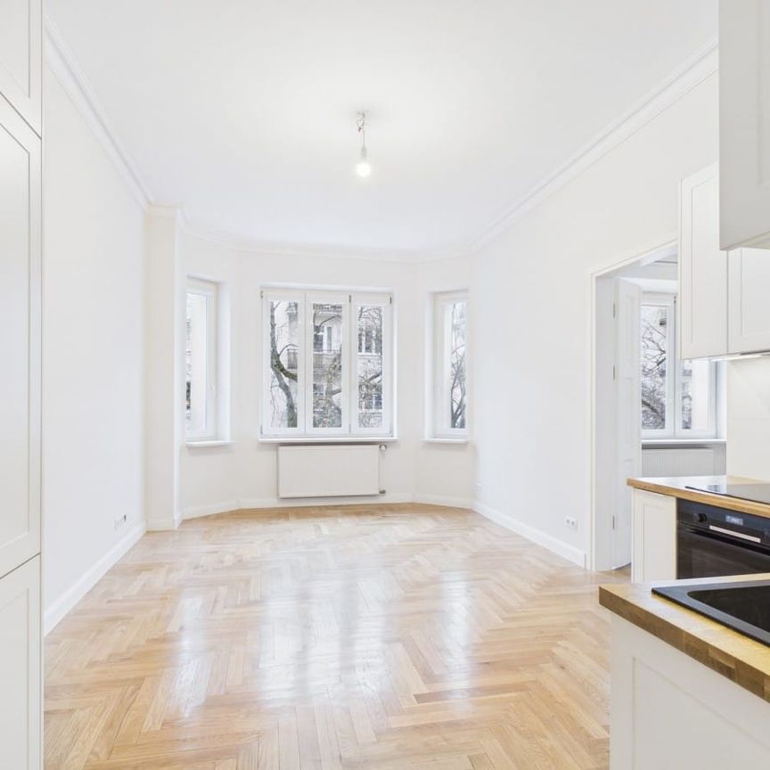 Dwupokojowe, nieumeblowane mieszkanie w kamienicy 55.5 m² - Photo 1