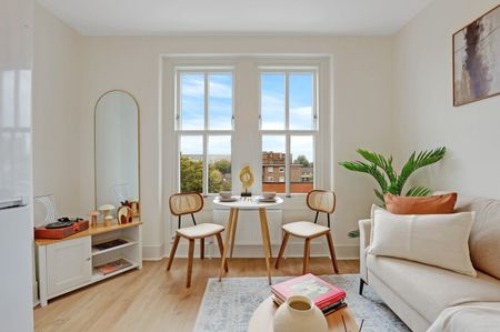 2 Bed Penthouse, Old Kent Road, SE1 - Photo 2