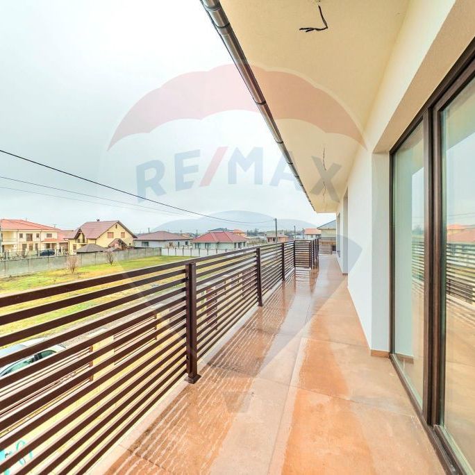Vilă de Lux 358 mp – Ideal Rezidențial sau Sediu Firm... - Fotografie 1