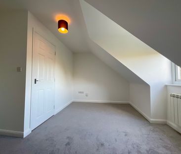 2 bedroom Apartment to let - Photo 3
