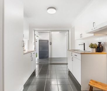 15 Percy Street, Southport QLD 4215 - House For Rent - $1,300 | Domain - Photo 1