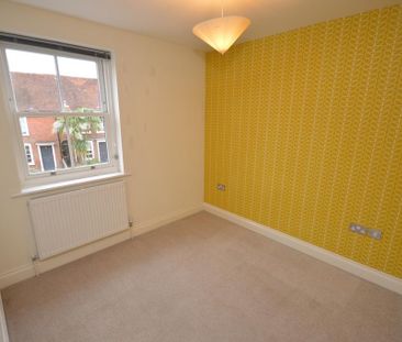 3 bedroom terraced house to rent - Photo 6