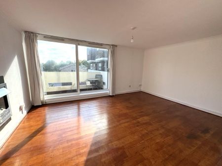 3 bedroom ground floor maisonette to rent - Photo 2