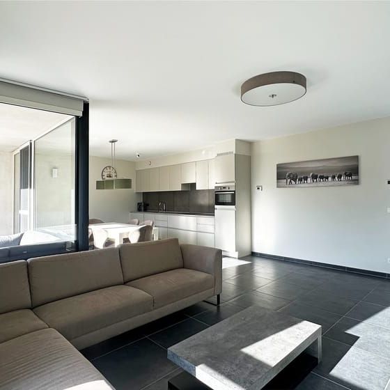 Appartement te huur - Photo 1