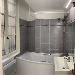 NIMES COUPOLE STUDIO MEUBLE DE 31.8 M2 - Photo 3