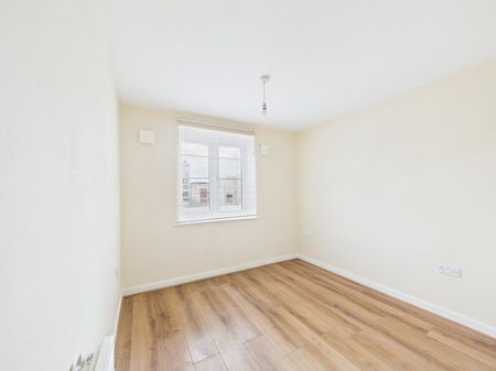 Bath Road, Slough, Berkshire,SL1 - Photo 5