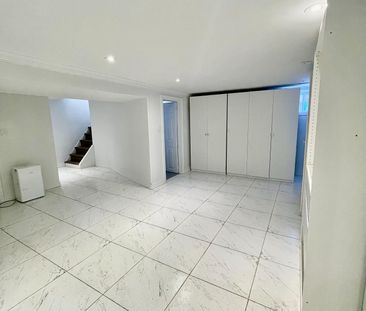 For Lease - 158 Alfred Avenue, Toronto, Ontario - Photo 6